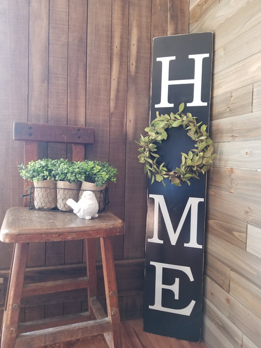 Home sign with wreath - Vertical home sign in black