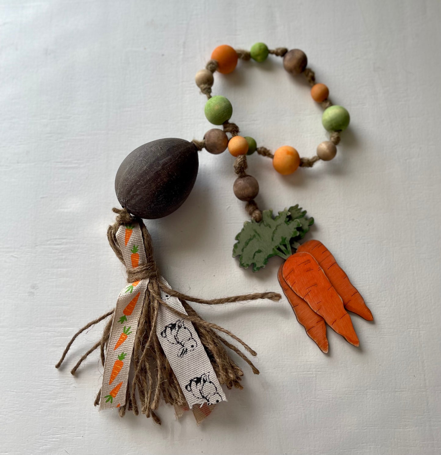 Easter beaded garland with carrot